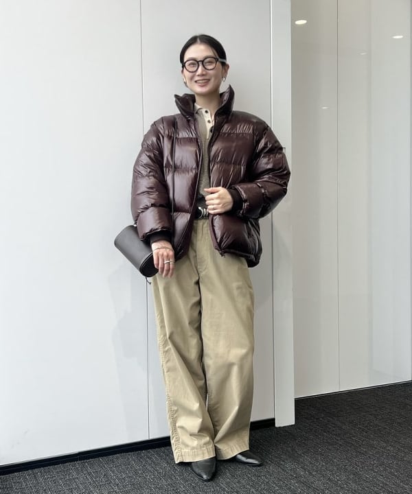 隈元 楓さんの「BEAMS WOMEN｜【別注】エディター坪田あさみ &times; WOOLRICH &times; Demi-Luxe BEAMS / パッカブル コクーン ダウンブルゾン」を使ったコーディネート