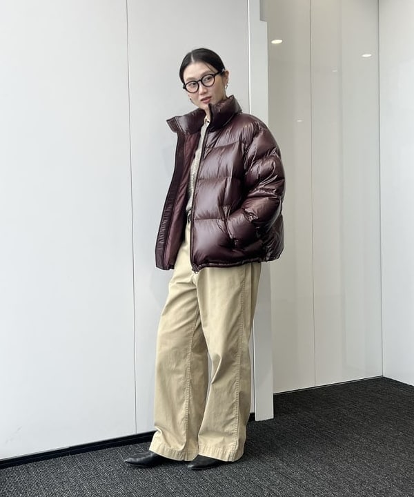 隈元 楓さんの「BEAMS WOMEN｜【別注】エディター坪田あさみ &times; WOOLRICH &times; Demi-Luxe BEAMS / パッカブル コクーン ダウンブルゾン」を使ったコーディネート