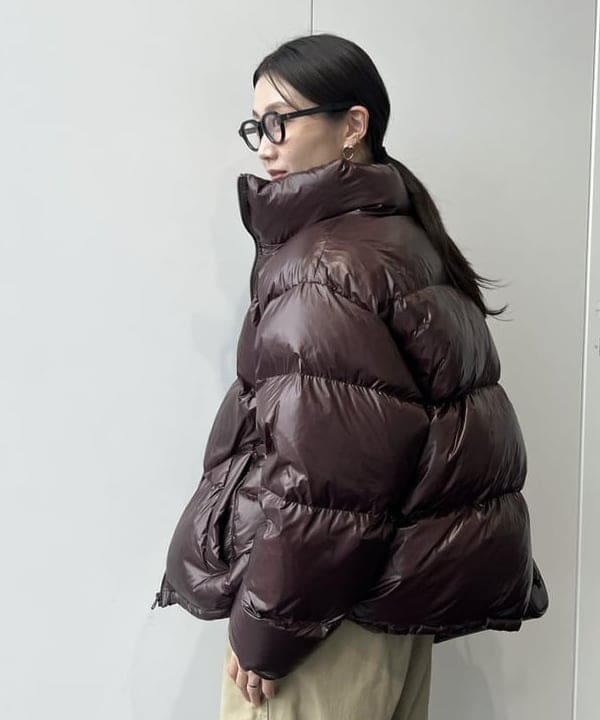 隈元 楓さんの「BEAMS WOMEN｜【別注】エディター坪田あさみ &times; WOOLRICH &times; Demi-Luxe BEAMS / パッカブル コクーン ダウンブルゾン」を使ったコーディネート