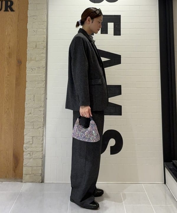マツミヤさんの「BEAMS WOMEN｜ホームスパン ワイド パンツ」を使ったコーディネート