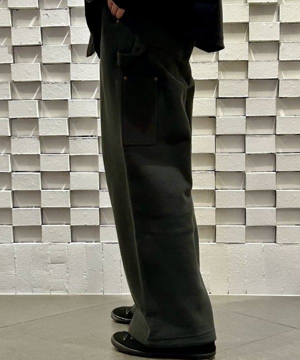 鎌田 悠次郎さんの「BEAMS WOMEN｜【別注】Champion / リバースウィーブ（R）ワイド ペインターパンツ」を使ったコーディネート