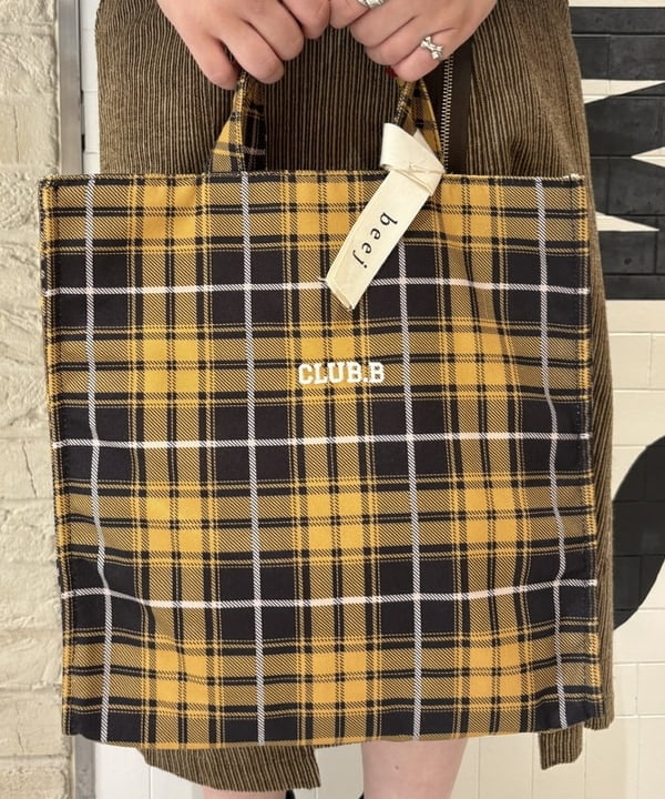 大石彩可さんの「BEAMS WOMEN｜コーデュロイ アシンメトリー ジップ スカート」を使ったコーディネート