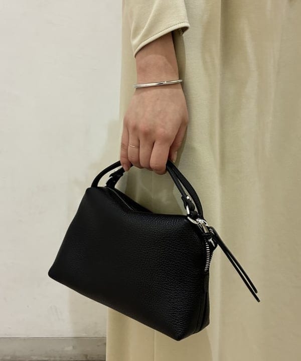 野村 美紅さんの「BEAMS WOMEN｜GIANNI CHIARINI / ALIFA レザーショルダーバッグ S」を使ったコーディネート
