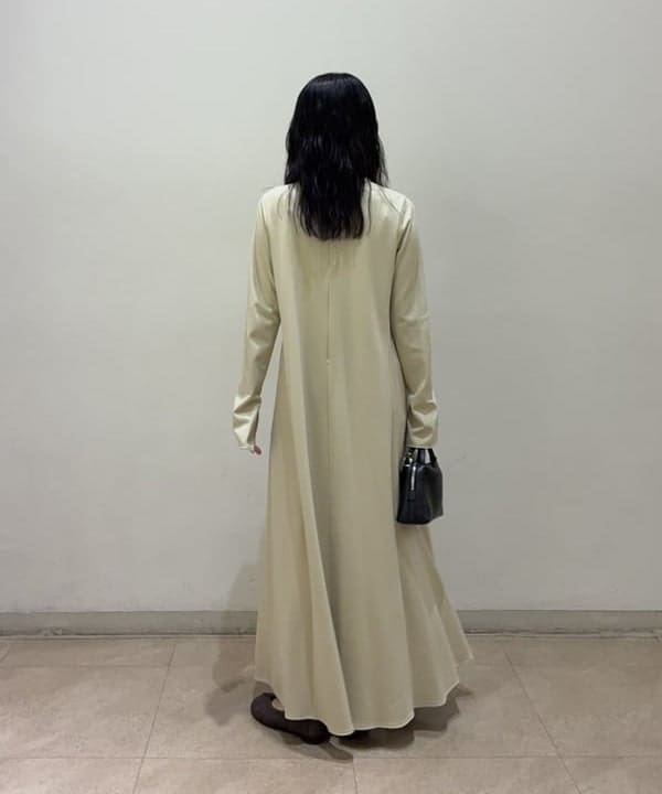 野村 美紅さんの「BEAMS WOMEN｜GIANNI CHIARINI / ALIFA レザーショルダーバッグ S」を使ったコーディネート