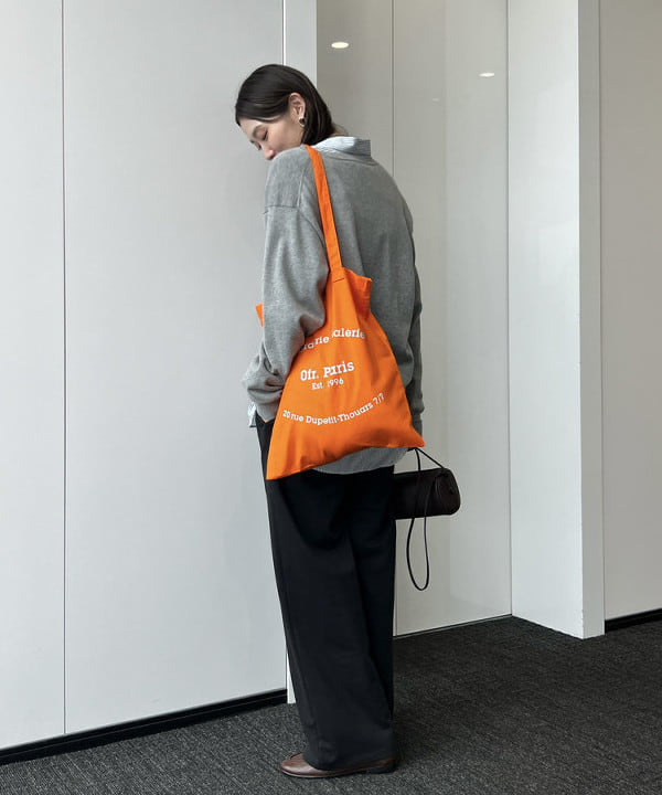 隈元 楓さんの「BEAMS WOMEN｜コットンウール Vネック ニット」を使ったコーディネート