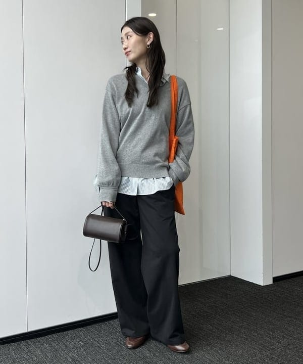 隈元 楓さんの「BEAMS WOMEN｜コットンウール Vネック ニット」を使ったコーディネート