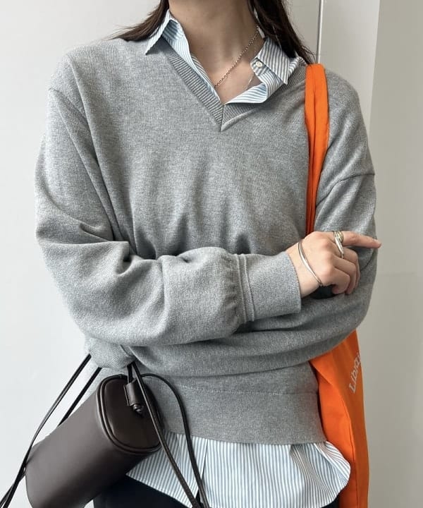 隈元 楓さんの「BEAMS WOMEN｜コットンウール Vネック ニット」を使ったコーディネート