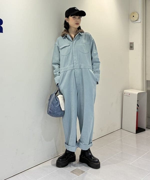 りかちょび/岸本梨佳さんの「BEAMS WOMEN｜【別注】N,P,E / リプロダクション デニムスキャニング リバーシブルバッグ S」を使ったコーディネート