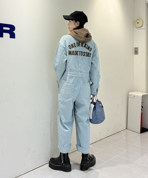 りかちょび/岸本梨佳さんの「BEAMS WOMEN｜【別注】N,P,E / リプロダクション デニムスキャニング リバーシブルバッグ S」を使ったコーディネート