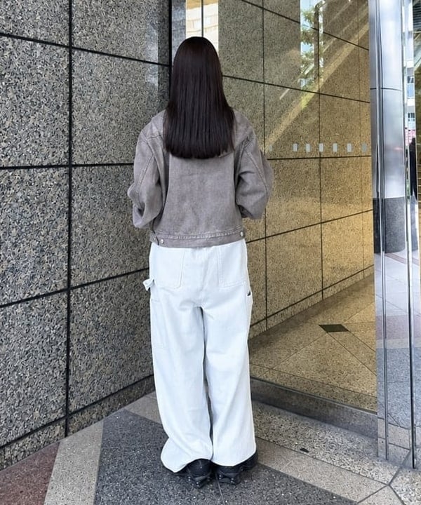 amiriさんの「BEAMS WOMEN｜【別注】Champion / リバースウィーブ（R）ワイド ペインターパンツ」を使ったコーディネート