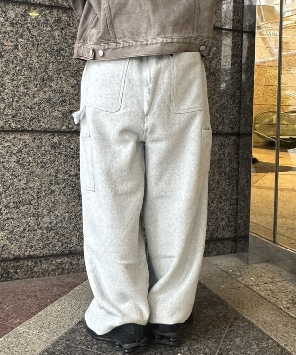 amiriさんの「BEAMS WOMEN｜【別注】Champion / リバースウィーブ（R）ワイド ペインターパンツ」を使ったコーディネート