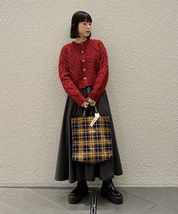 りかちょび/岸本梨佳さんの「カラーネップ アラン カーディガン」を使ったコーディネート