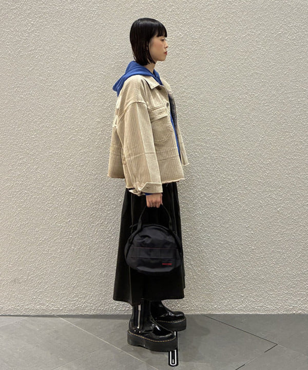 りかちょび/岸本梨佳さんの「BEAMS WOMEN｜【別注】BRIEFING / ヘルメット バッグ」を使ったコーディネート