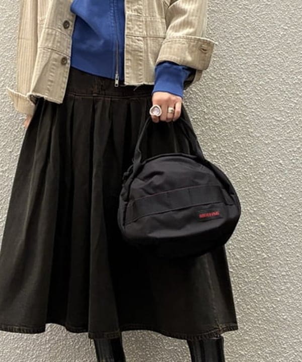 りかちょび/岸本梨佳さんの「BEAMS WOMEN｜【別注】BRIEFING / ヘルメット バッグ」を使ったコーディネート