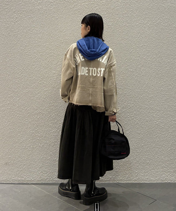 りかちょび/岸本梨佳さんの「BEAMS WOMEN｜【別注】BRIEFING / ヘルメット バッグ」を使ったコーディネート