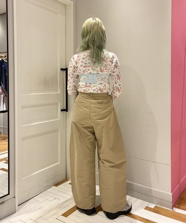 はっとりさんの「BEAMS WOMEN｜クロコ フラップ バッグ」を使ったコーディネート