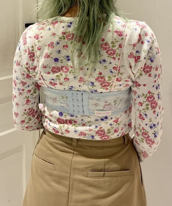 はっとりさんの「BEAMS WOMEN｜クロコ フラップ バッグ」を使ったコーディネート