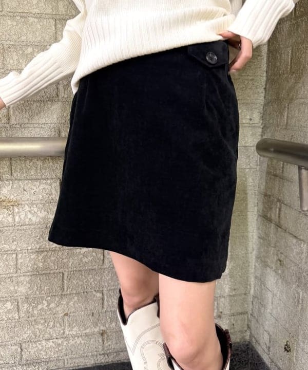 れいなさんの「BEAMS WOMEN｜コーデュロイ ミニ スカート」を使ったコーディネート