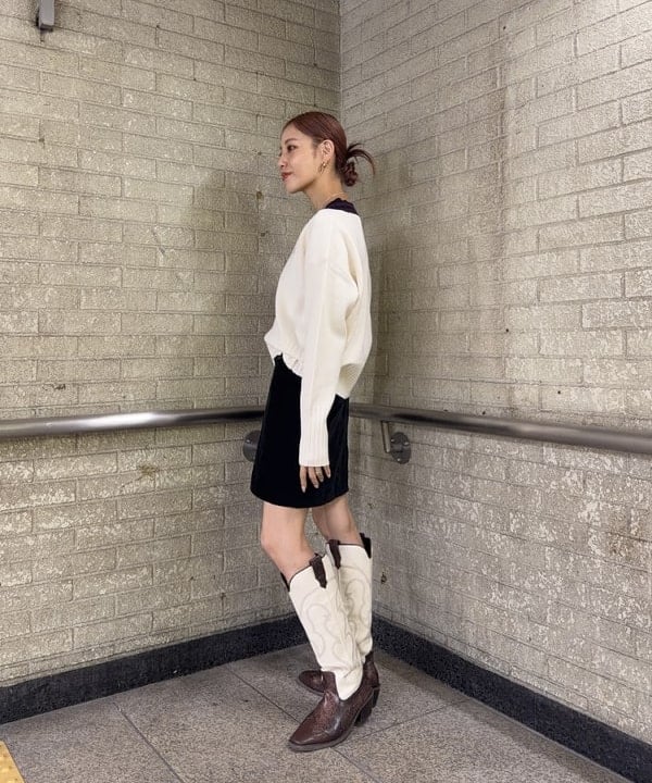 れいなさんの「BEAMS WOMEN｜コーデュロイ ミニ スカート」を使ったコーディネート