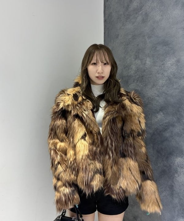 湯谷 あすかさんの「BEAMS WOMEN｜ウェーブ ポリウレタン スクエア バッグ」を使ったコーディネート
