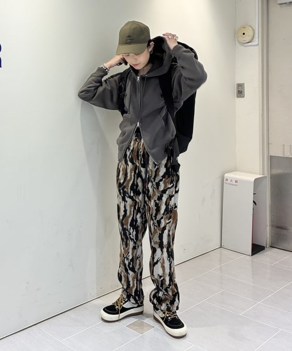 りかちょび/岸本梨佳さんの「BEAMS WOMEN｜【別注】HEAR MY NAME &times; maturely / プリント ジップ フーディー」を使ったコーディネート