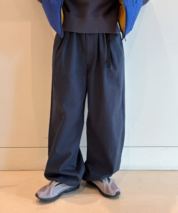 アベアミさんの「BEAMS WOMEN｜【別注】Gramicci for BEAMS BOY / 2プリーツ ワイドパンツ」を使ったコーディネート