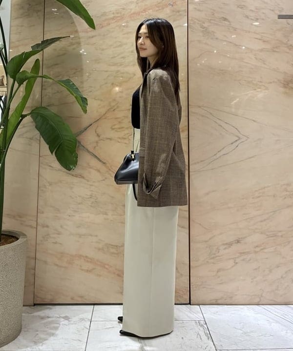 茂野 真楓さんの「BEAMS WOMEN｜シングル ブレスト ジャケット」を使ったコーディネート