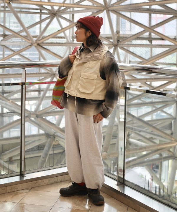 イガラシさんの「BEAMS WOMEN｜ビッグ チェック スモック」を使ったコーディネート