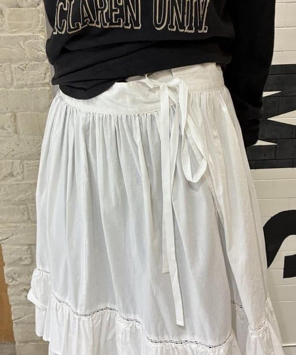 キラリさんの「BEAMS WOMEN｜フリル ティアード スカート」を使ったコーディネート