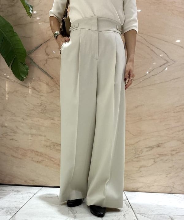 越智 里美さんの「BEAMS WOMEN｜シンプル ボートネック ニット .M」を使ったコーディネート