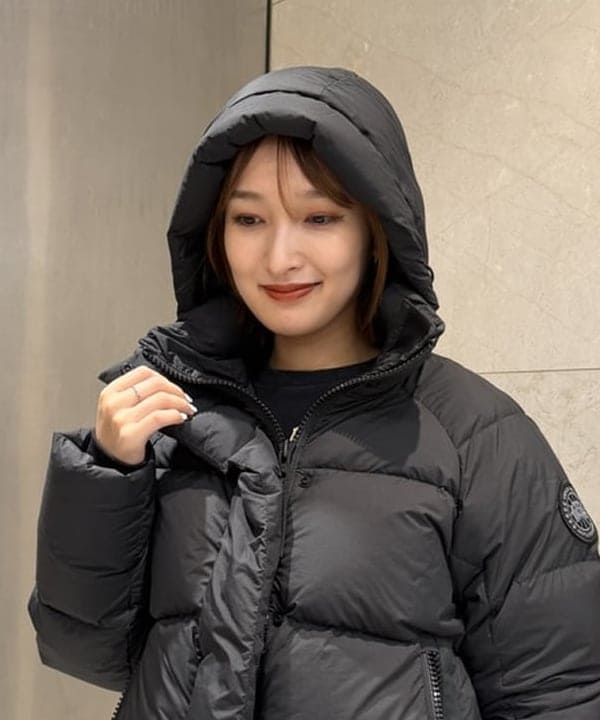 松本 佳菜子さんの「BEAMS WOMEN｜ラインストーン バッグ」を使ったコーディネート