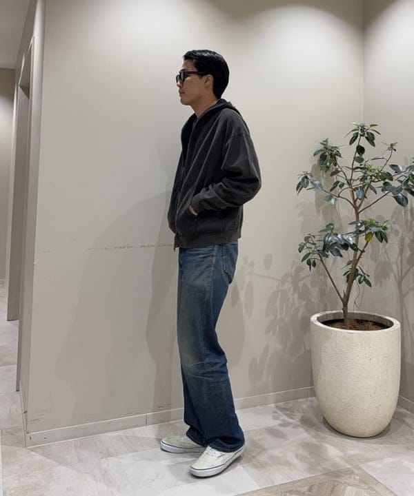 川崎 駿希さんの「BEAMS WOMEN｜フェード フルジップ フーディ」を使ったコーディネート