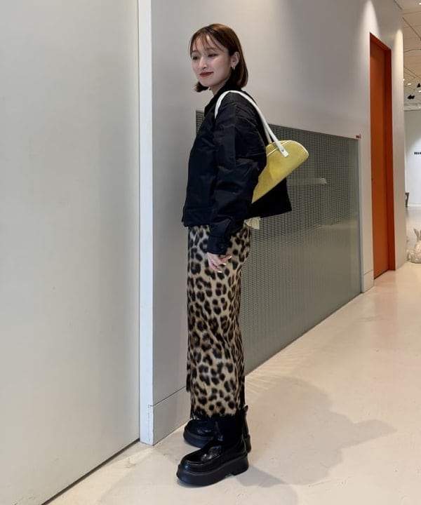 松本 佳菜子さんの「BEAMS WOMEN｜フェイク スエード コンビ バッグ」を使ったコーディネート