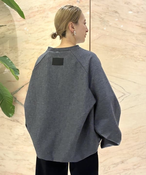 越智 里美さんの「BEAMS WOMEN｜COGTHEBIGSMOKE / ORLY クルーネック トップス」を使ったコーディネート