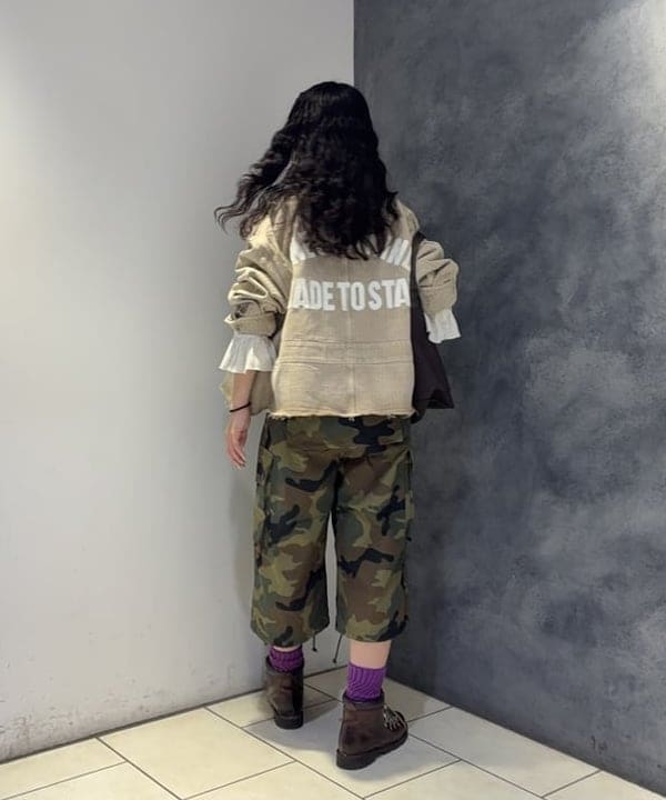 モモさんの「BEAMS WOMEN｜リブ フリル ギャザー ロング スリーブ」を使ったコーディネート