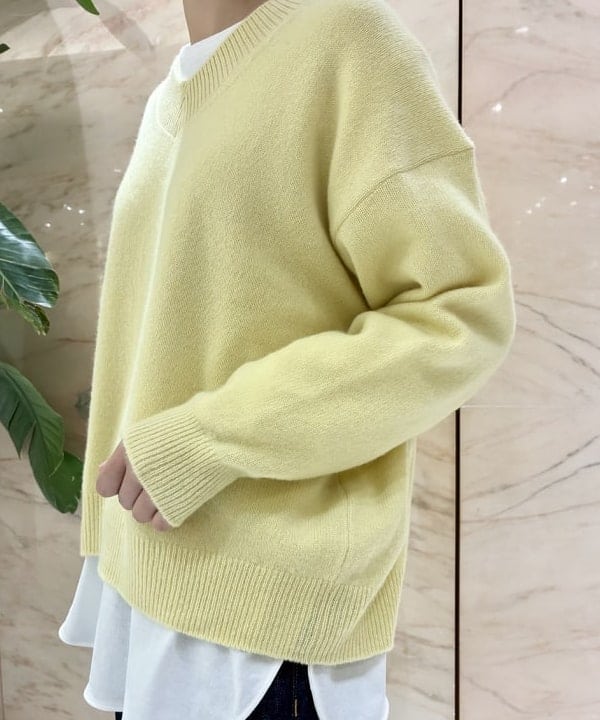 中丸　栞さんの「BEAMS WOMEN｜サテン パフ ブルゾン」を使ったコーディネート