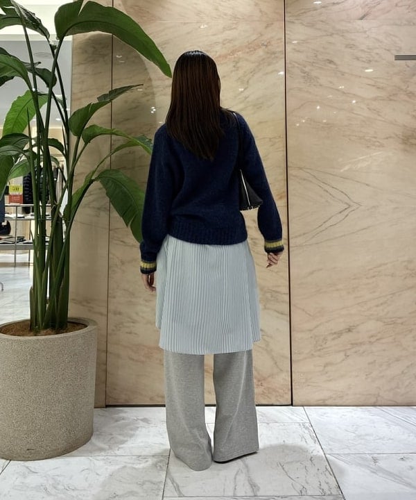 茂野 真楓さんの「BEAMS WOMEN｜SLOANE / 5ゲージ チルデン Vネック ロングスリーブ ニット」を使ったコーディネート