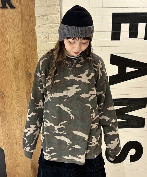 江口 息吹さんの「BEAMS WOMEN｜アーム ギャザー ジップ ブルゾン」を使ったコーディネート