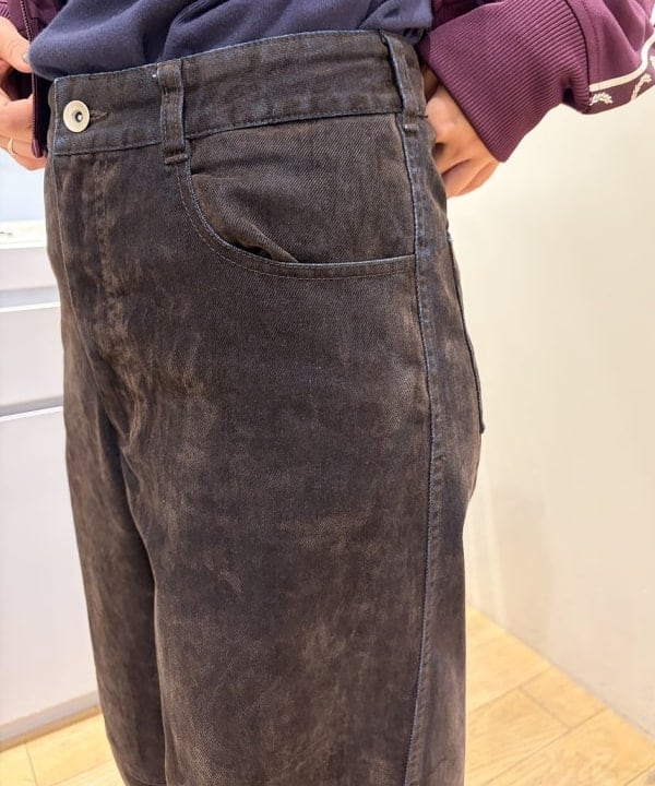 ヒスイさんの「BEAMS WOMEN｜フロッキー デニム ワイドパンツ」を使ったコーディネート