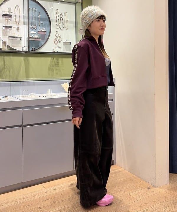 ヒスイさんの「BEAMS WOMEN｜フロッキー デニム ワイドパンツ」を使ったコーディネート