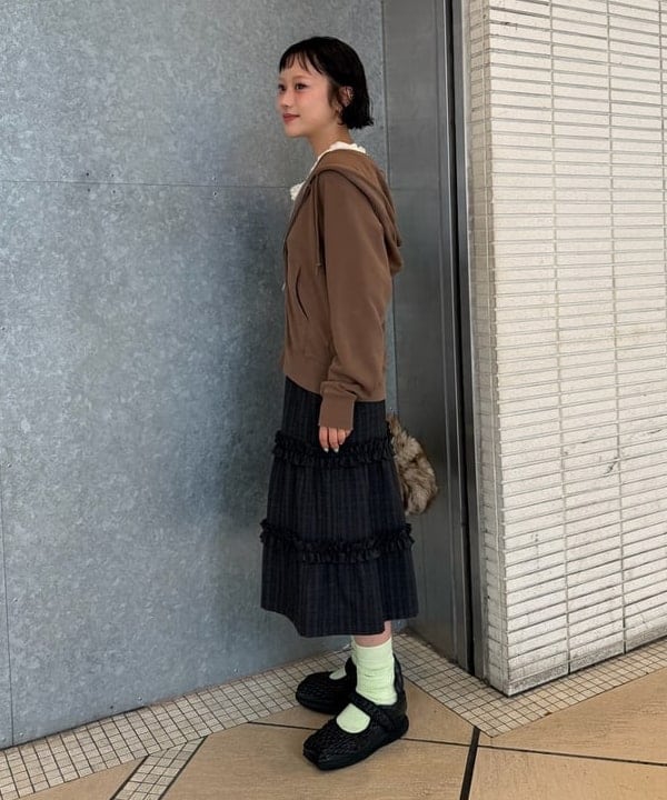 リズさんの「BEAMS WOMEN｜【別注】SCREEN STARS / フルジップ パーカー」を使ったコーディネート