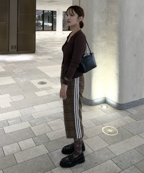 松本 佳菜子さんの「BEAMS WOMEN｜【別注】MOHI / ローファー」を使ったコーディネート