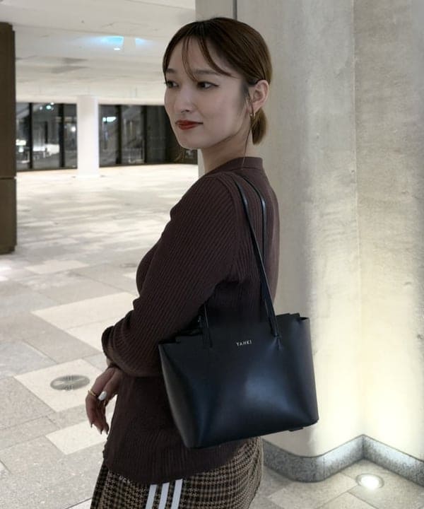 松本 佳菜子さんの「BEAMS WOMEN｜【別注】MOHI / ローファー」を使ったコーディネート