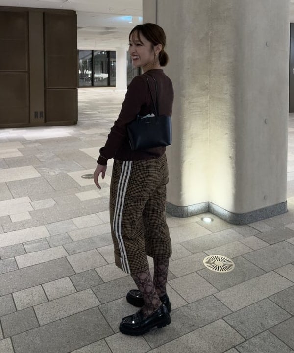 松本 佳菜子さんの「BEAMS WOMEN｜【別注】MOHI / ローファー」を使ったコーディネート