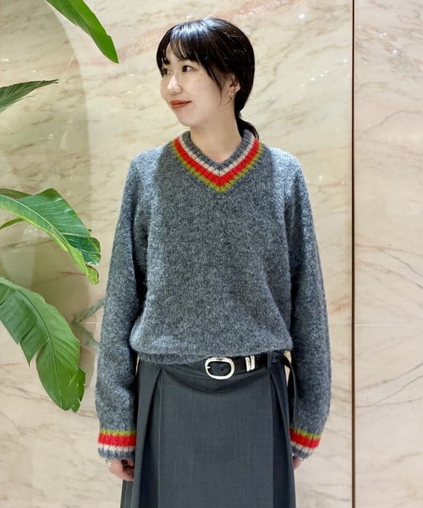 中丸　栞さんの「BEAMS WOMEN｜マニッシュ Iライン スカート .M」を使ったコーディネート