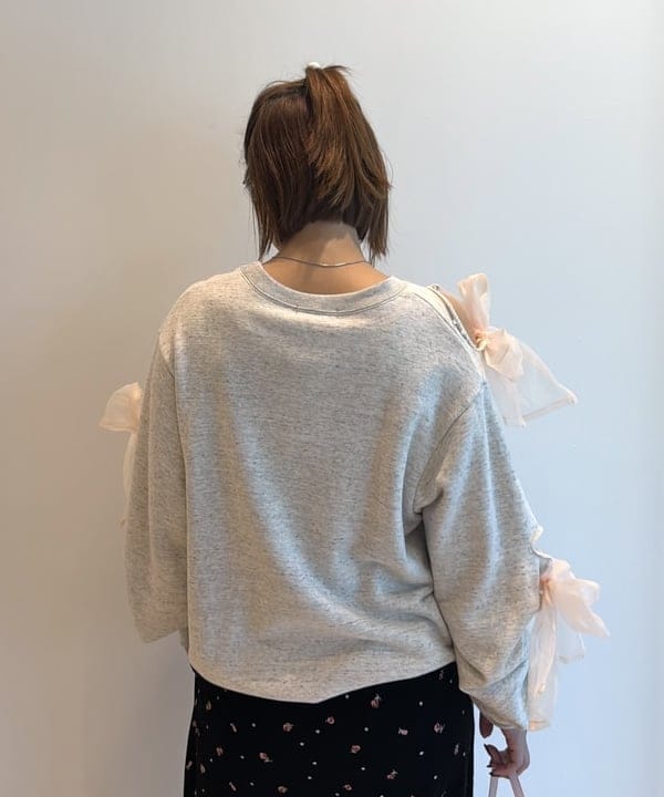 松本 佳菜子さんの「BEAMS WOMEN｜刺繍 ベロア イージー パンツ」を使ったコーディネート