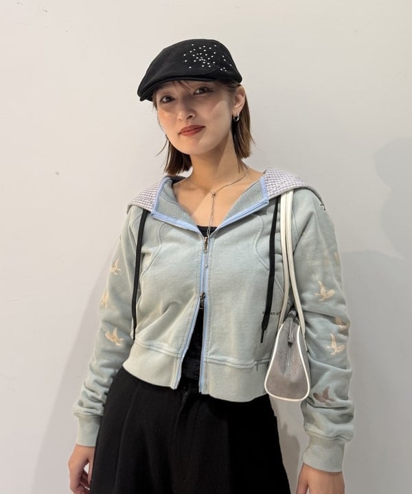 松本 佳菜子さんの「BEAMS WOMEN｜フェイク スエード コンビ バッグ」を使ったコーディネート