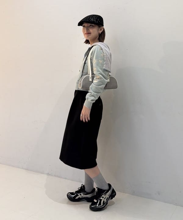 松本 佳菜子さんの「BEAMS WOMEN｜フェイク スエード コンビ バッグ」を使ったコーディネート
