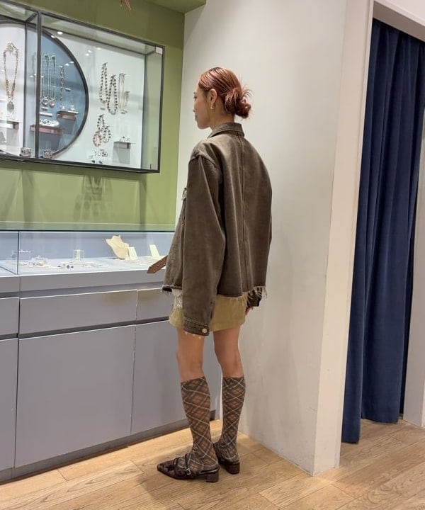 れいなさんの「BEAMS WOMEN｜フェイク スエード ミニ スカート」を使ったコーディネート