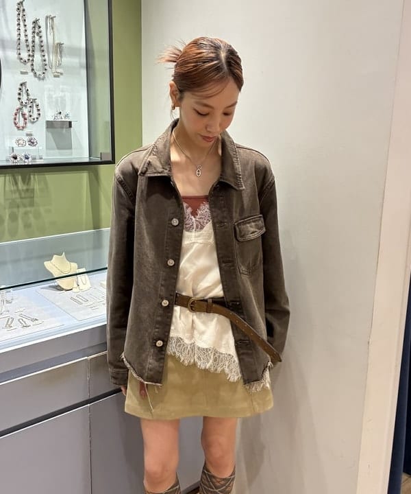 れいなさんの「BEAMS WOMEN｜フェイク スエード ミニ スカート」を使ったコーディネート